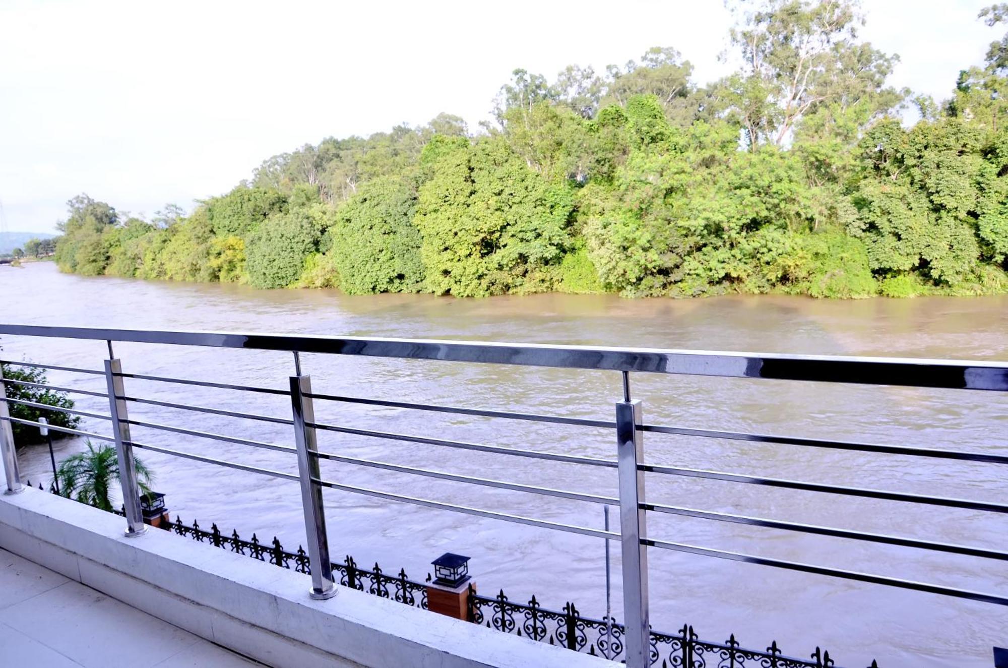 Comfort Inn Coral River Resort Pathankot Exterior photo